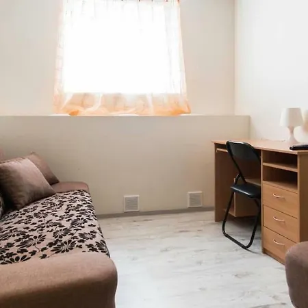 For 2-6 Persons 15 Min. To City Center *